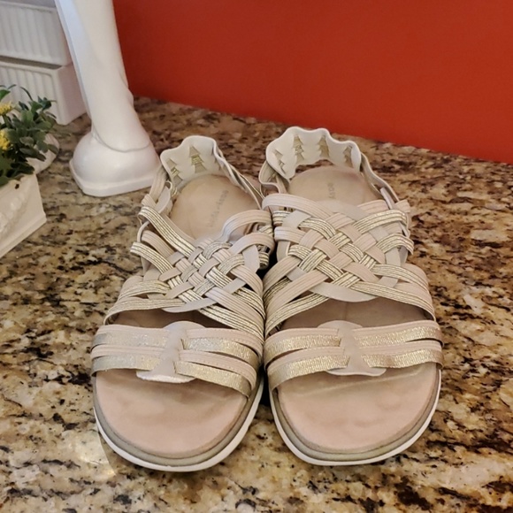 Easy~Spirit Space 2 Shoes - Picture 2 of 7